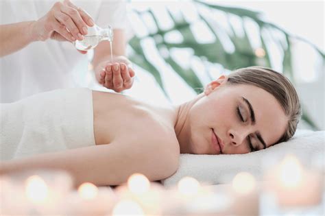 Massage sensuel complet du corps Massage érotique Lyss